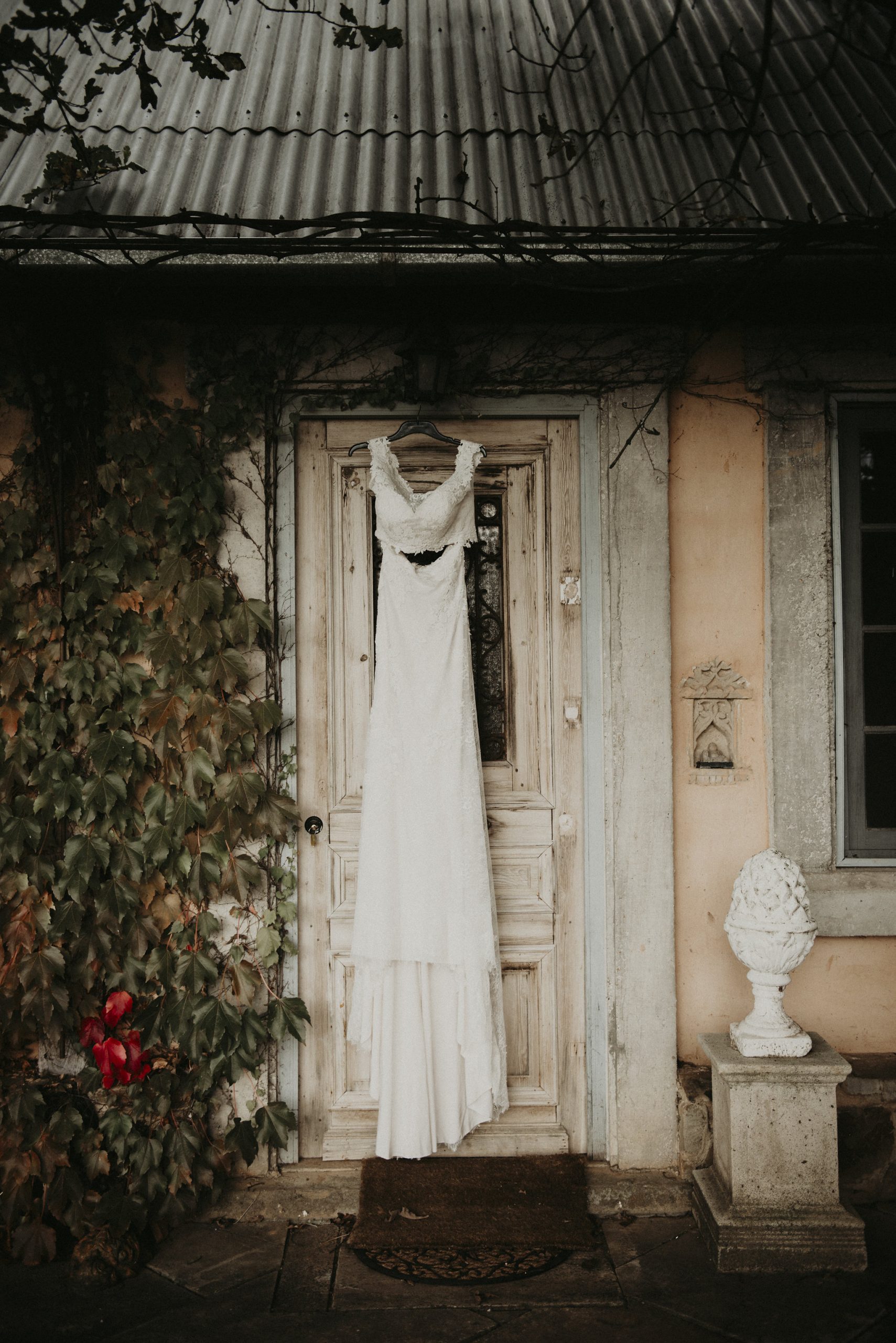 sarah-matler-wedding-photography-mont-du-soleil-kallista-dandenong-ranges-victoria-delisa-and-matt-small-wedding-4